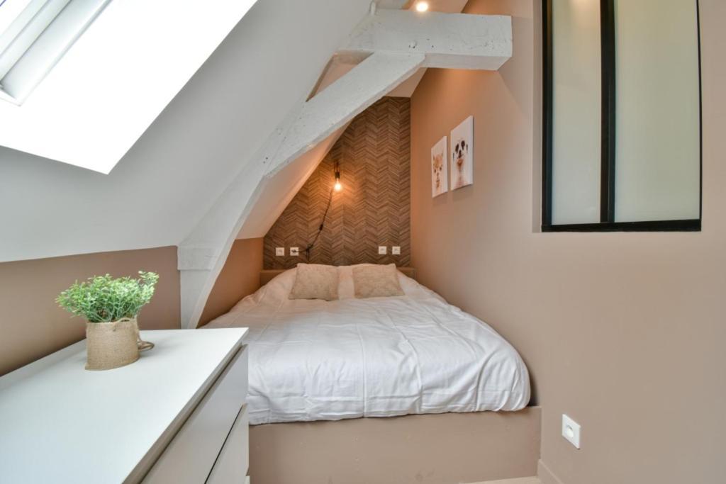Residence Jean Hardy - Hyper Centre, Parking Gratuit, Wifi, Clim, Gare Valenciennes Exterior foto